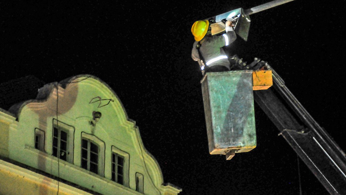 Reparos na iluminação pública de Blumenau podem ser solicitados pelo celular