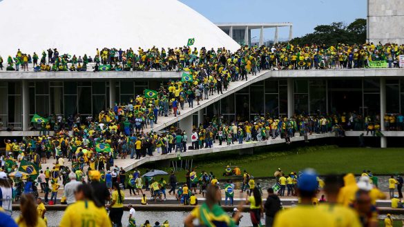 Foto: Marcelo Camargo/Agência Brasil. Manifestantes invadem sedes dos três poderes em Brasília