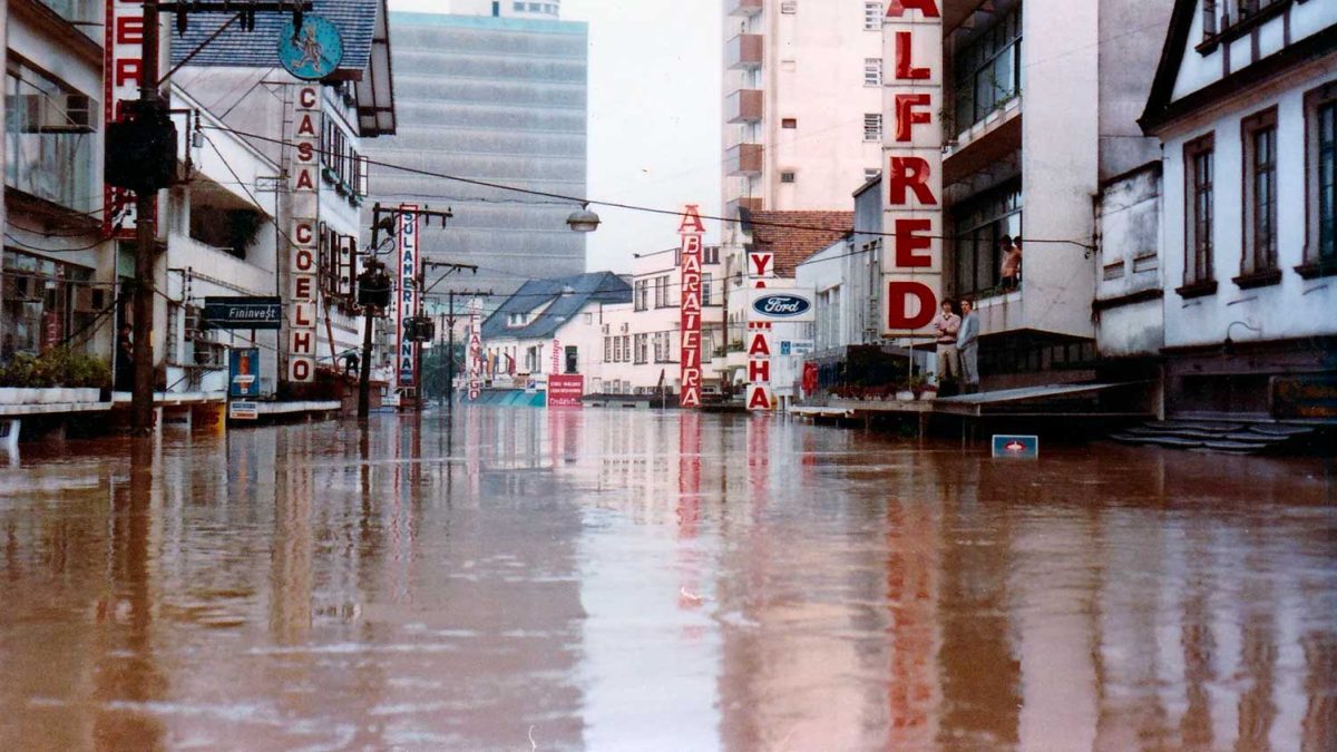 40 anos da grande enchente, dengue e gigante americana em Blumenau; o que você precisa saber nesta quinta