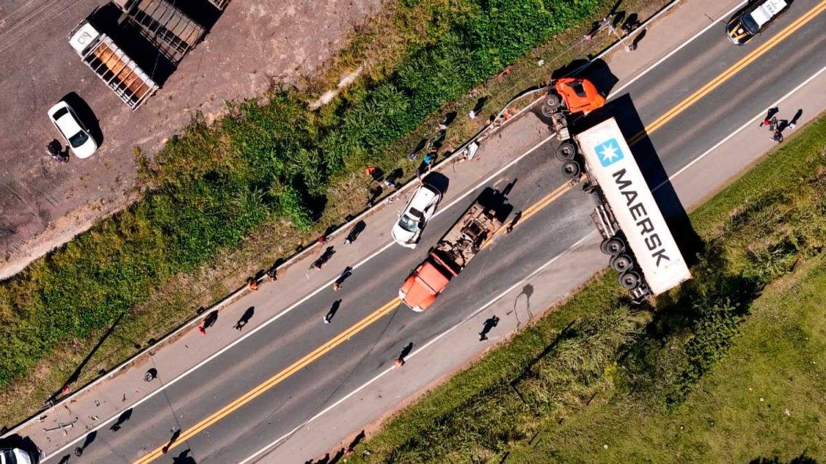 Salários maiores, BR-470 bloqueada, tráfico no Centro e Festa Pomerana; o que você precisa saber nesta quarta