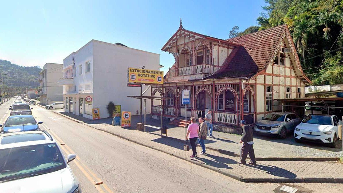 Câmeras em salas de aula; incêndio na XV; mudança da Casa Vianna: o que você precisa saber neste “finde”