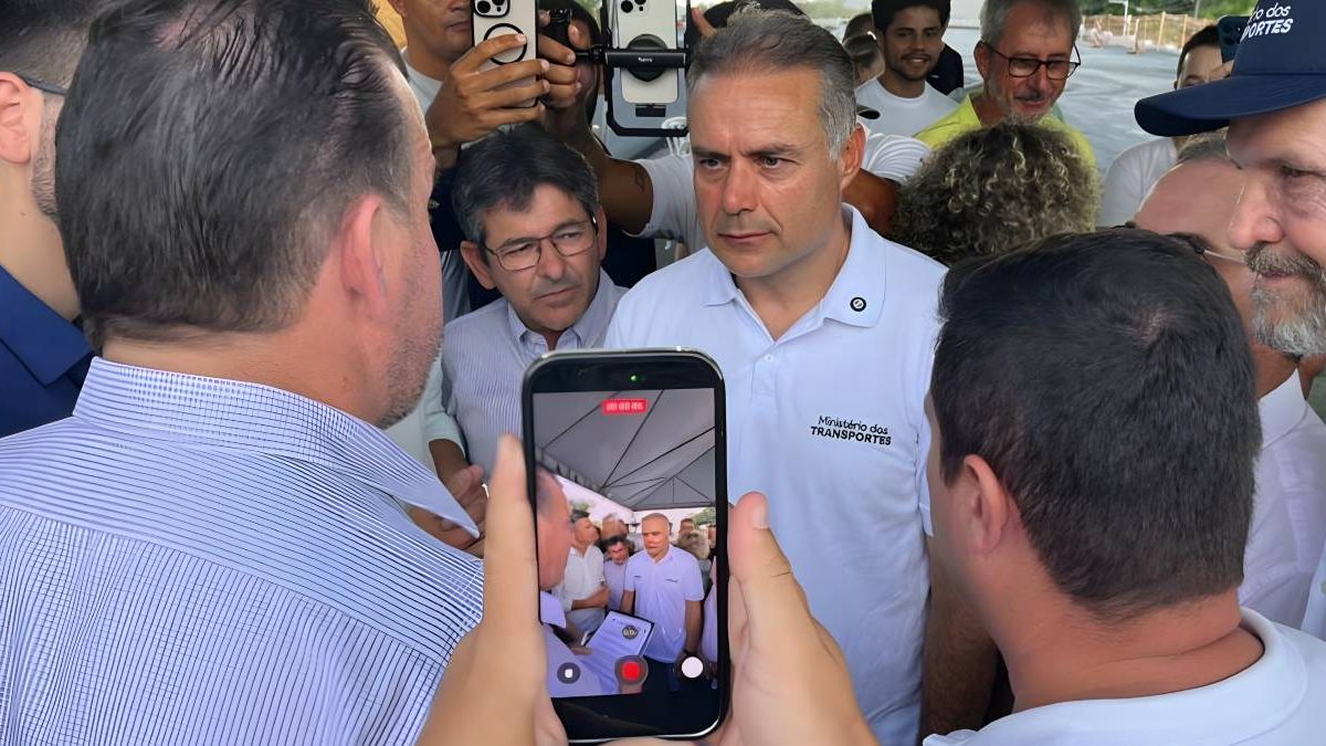 Passarelas na BR-470; bilhete premiado; gasolina mais cara: o que você precisa saber nesta quarta