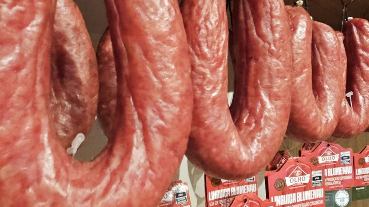 Advogada presa; mais demissões; 50 kg de maconha; linguiça Blumenau: o que você precisa saber nesta quinta