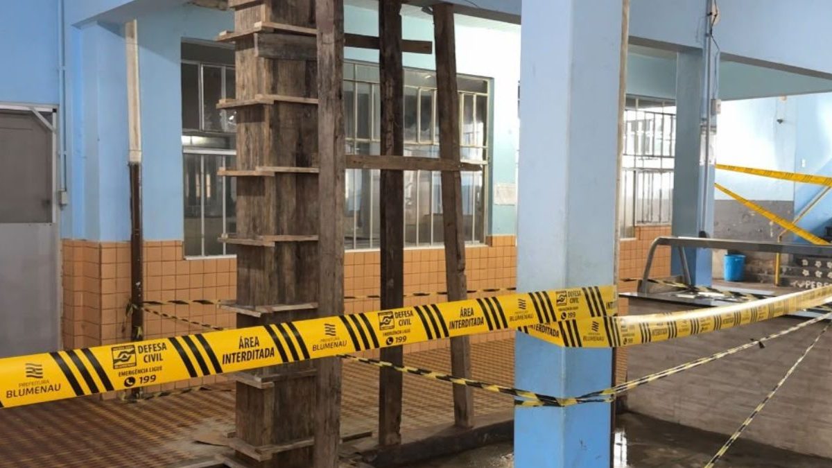 Interdição em escola; câmeras em salas de aula; maus-tratos: o que você precisa saber nesta sexta-feira